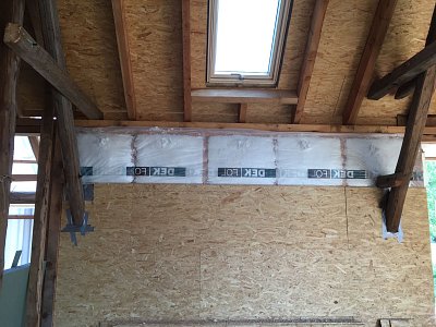 Zateplení foukanou izolací novostavby rodiného domu - dřevostavba, izolace ve stanách, podlaze a střeše